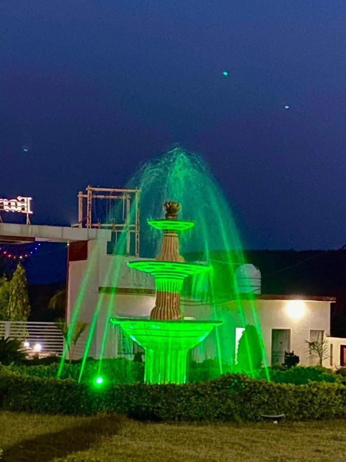 אורצ'ה Farm Green View Resort מראה חיצוני תמונה