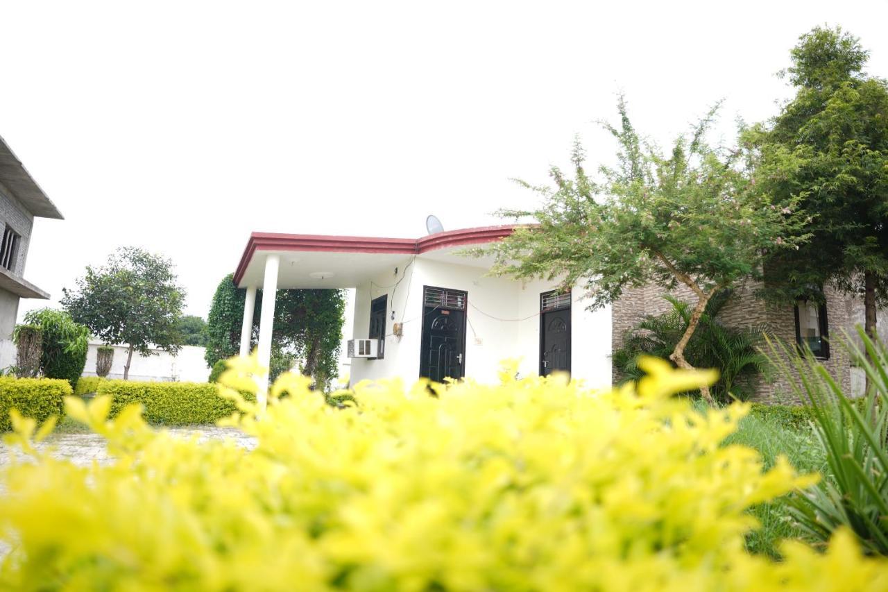 אורצ'ה Farm Green View Resort מראה חיצוני תמונה
