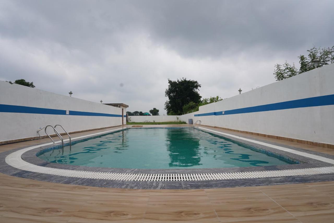 אורצ'ה Farm Green View Resort מראה חיצוני תמונה
