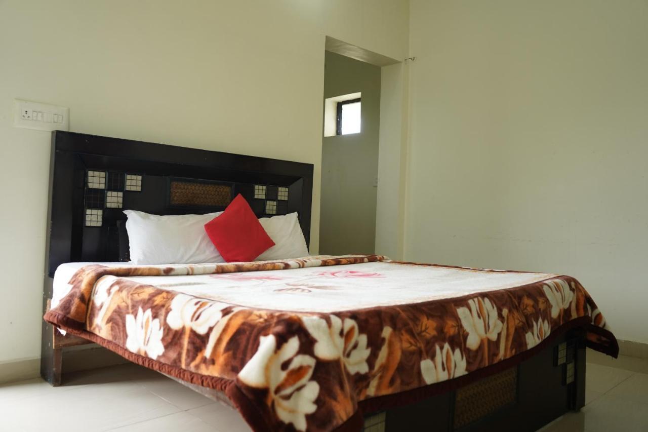 אורצ'ה Farm Green View Resort מראה חיצוני תמונה